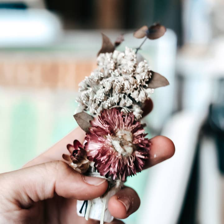 Andi Aesthetics - Wholesale Meditation Supplies - Selenite Flower Wand6