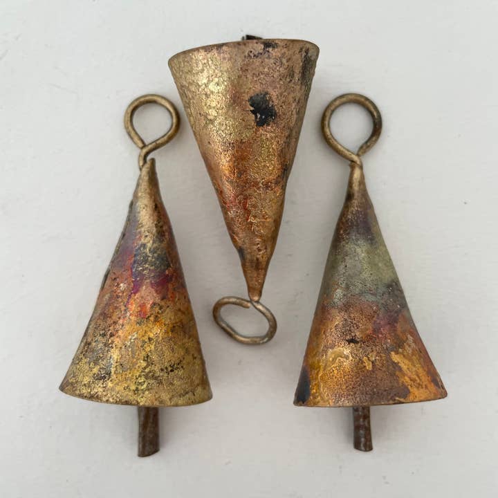 fort & field - Wholesale Bell - 2 1/4" rustic cone shape tin brass finish bell metal striker