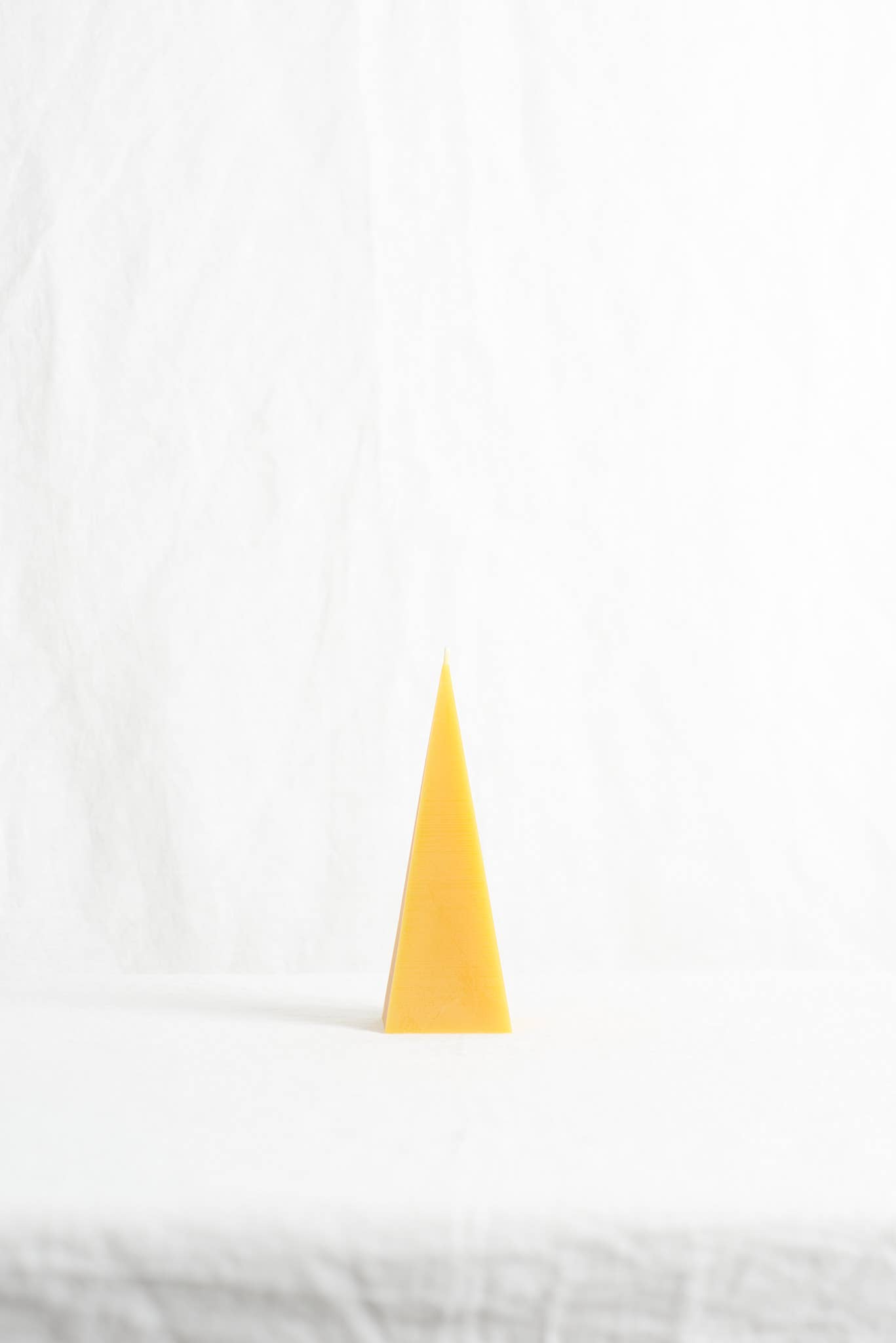 Waxing Moon – wholesale Novelty candle – Pyramid1