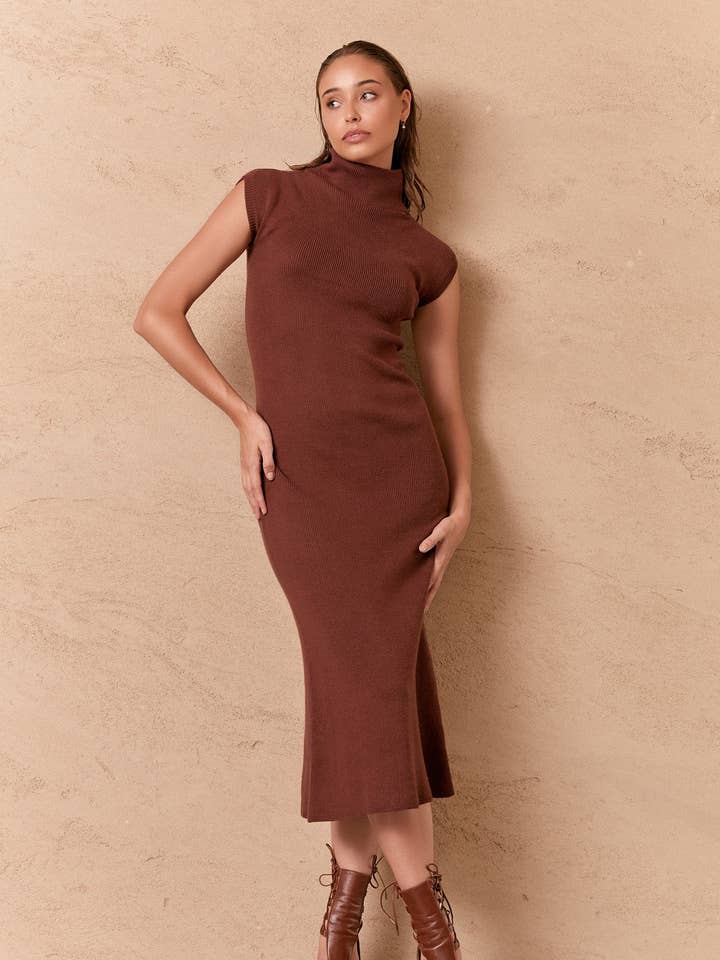 VESTIDO DE MALHA HAYLEY - CASTANHO por atacado de BEFORE ANYONE ELSE