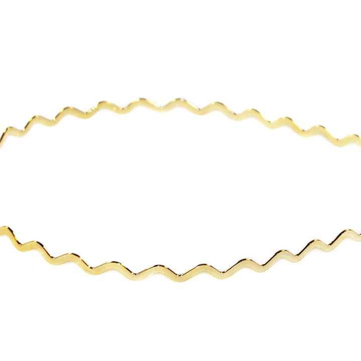 Bracelet Alice en métal Zig Zag - Doré - HAB179 GOLD pour la vente par Hepburn & Co.