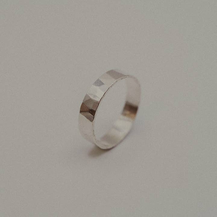 Hannah Naomi – wholesale Cocktail/statement ring – Essential Band, Sterling Silver