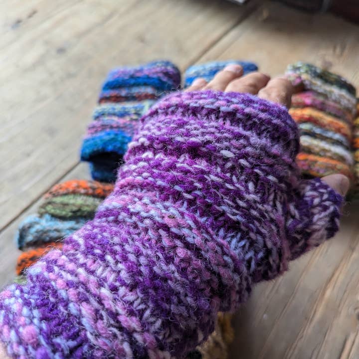 Tenzing Collections - Wholesale Mittens – Unisex - Handmade woolen knit fleece-lined multi color unisex gloves11