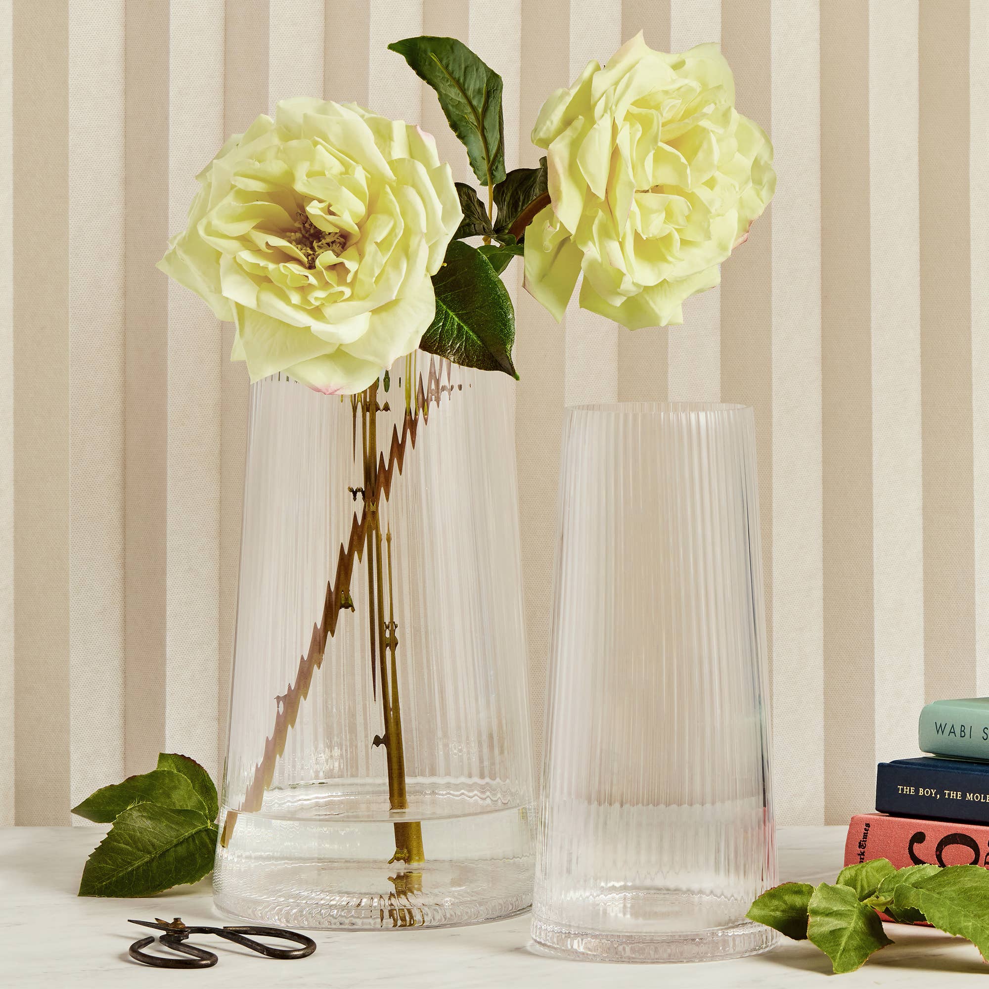 The DRH Collection BV - Wholesale Vase - Empire Clear Glass Vase - Small Flower Vase6