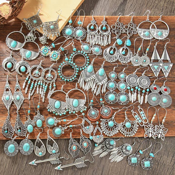 Ensemble de boucles d'oreilles turquoise bohémiennes avec pompons pour la vente par Halcyon Outfitters®