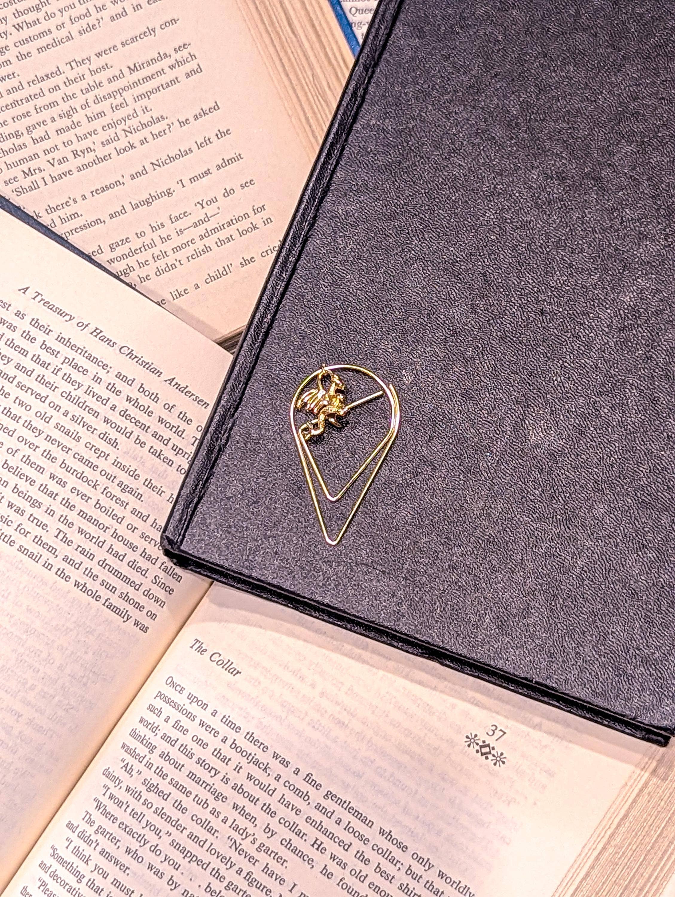 Bookish Trinkets - Wholesale Bookmark - Fantasy Flying Dragon Teardrop Metal Bookmark6