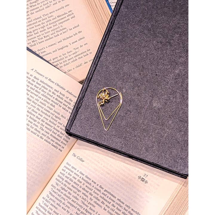 Bookish Trinkets - Wholesale Bookmark - Fantasy Flying Dragon Teardrop Metal Bookmark6