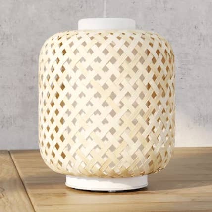 Vanelia : diffuseur de brume d’huiles essentielles en rotin et verre pour la vente par INNOBIZ