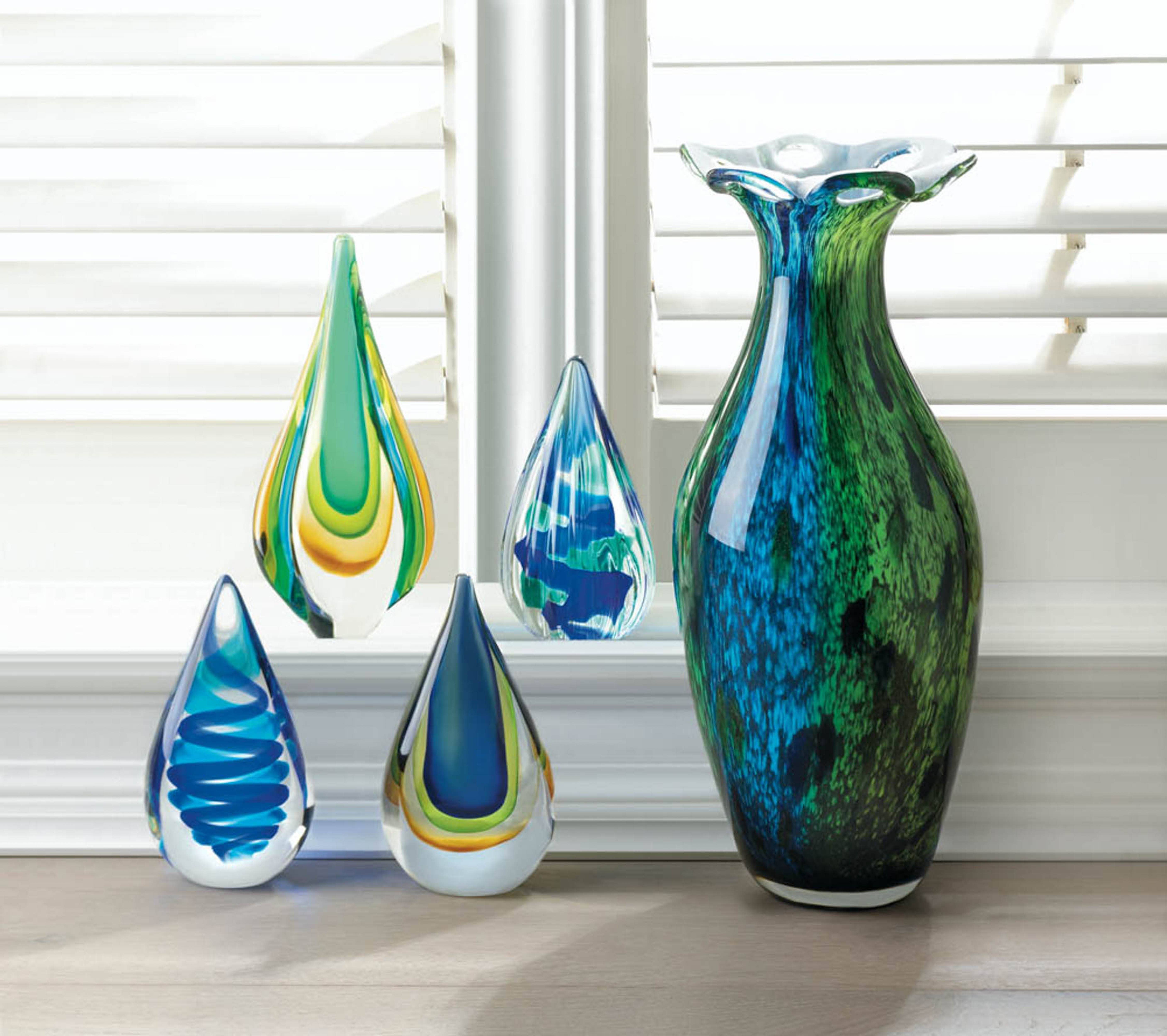 Zingz Home - Wholesale Decorative Tabletop Object - Art Glass Teardrop Decorative Object1