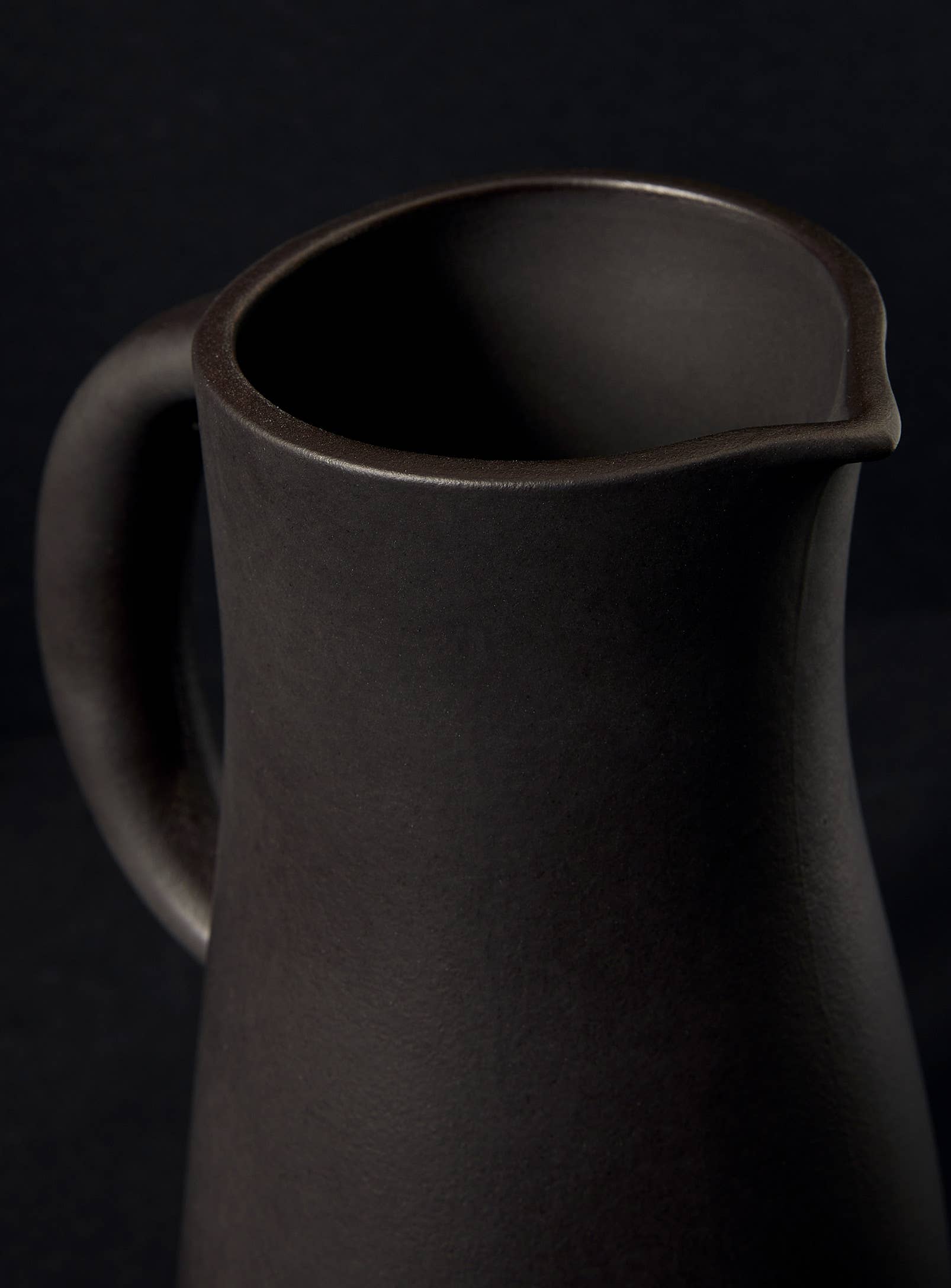 GHARYAN Stoneware & Olive Wood Tableware | Ships from USA - Venta al por mayor Jarras - Jarra y Jarrón de Gres Hechos a Mano para Flores | Dadasi 50 oz4