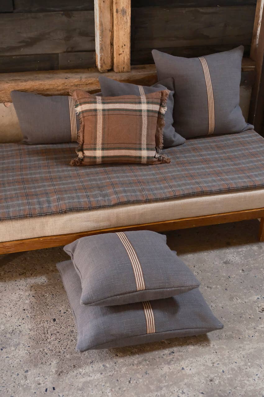 Libeco Home - Wholesale Throw/Decorative Pillow - Jasper Pillow cover Charcoal 40x80cm linen-wool4