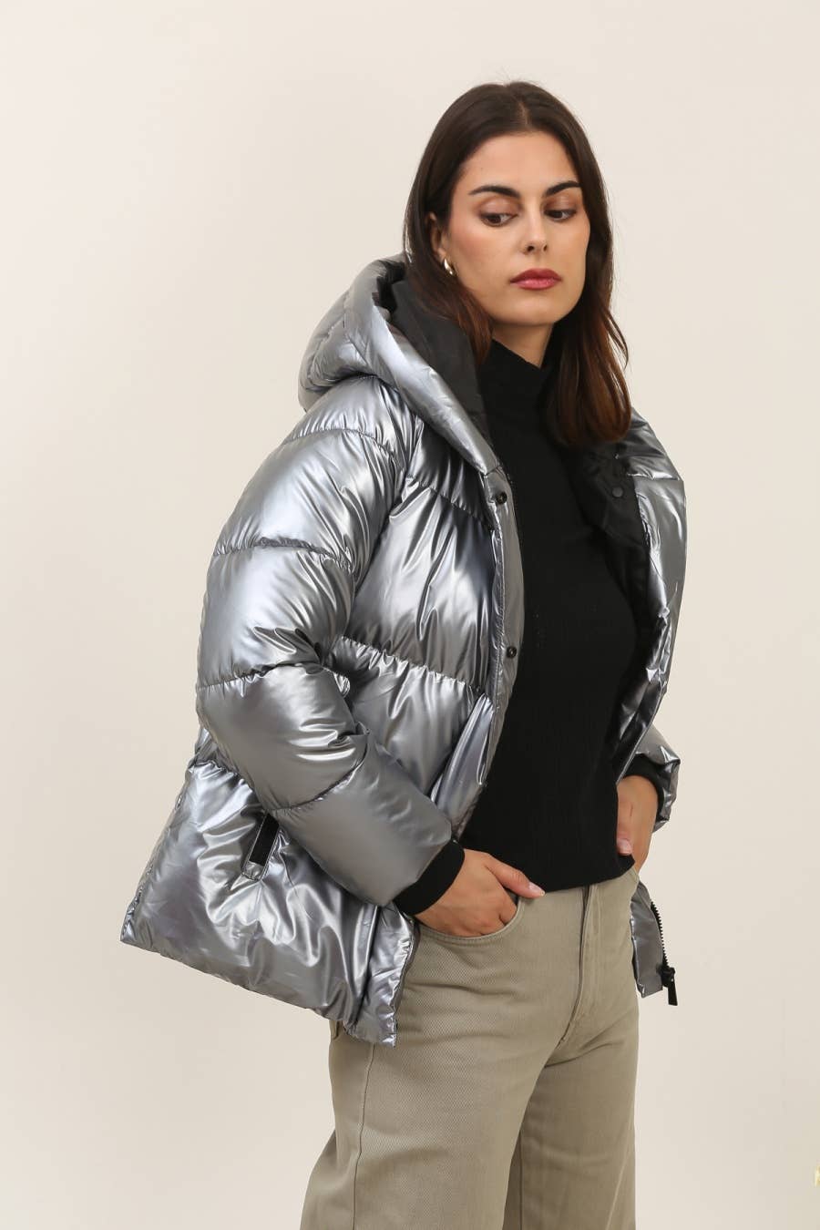 Attrait Paris - Vente Doudoune – femme - Doudoune courte matelassée à capuche bord cotes métallisée27