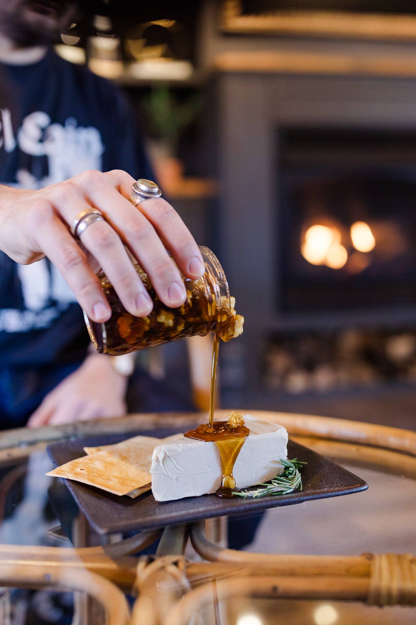 Darë Vegan Cheese - Wholesale Cheese - Roasted Garlic Plant-Based Cheese Wedge1