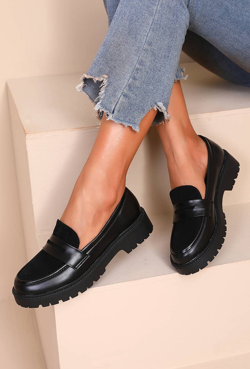 Joia Paris – Großhandel Loafer – Damen – Mokassins mit klassischem Schaft und dicker Sohle H8-960M24