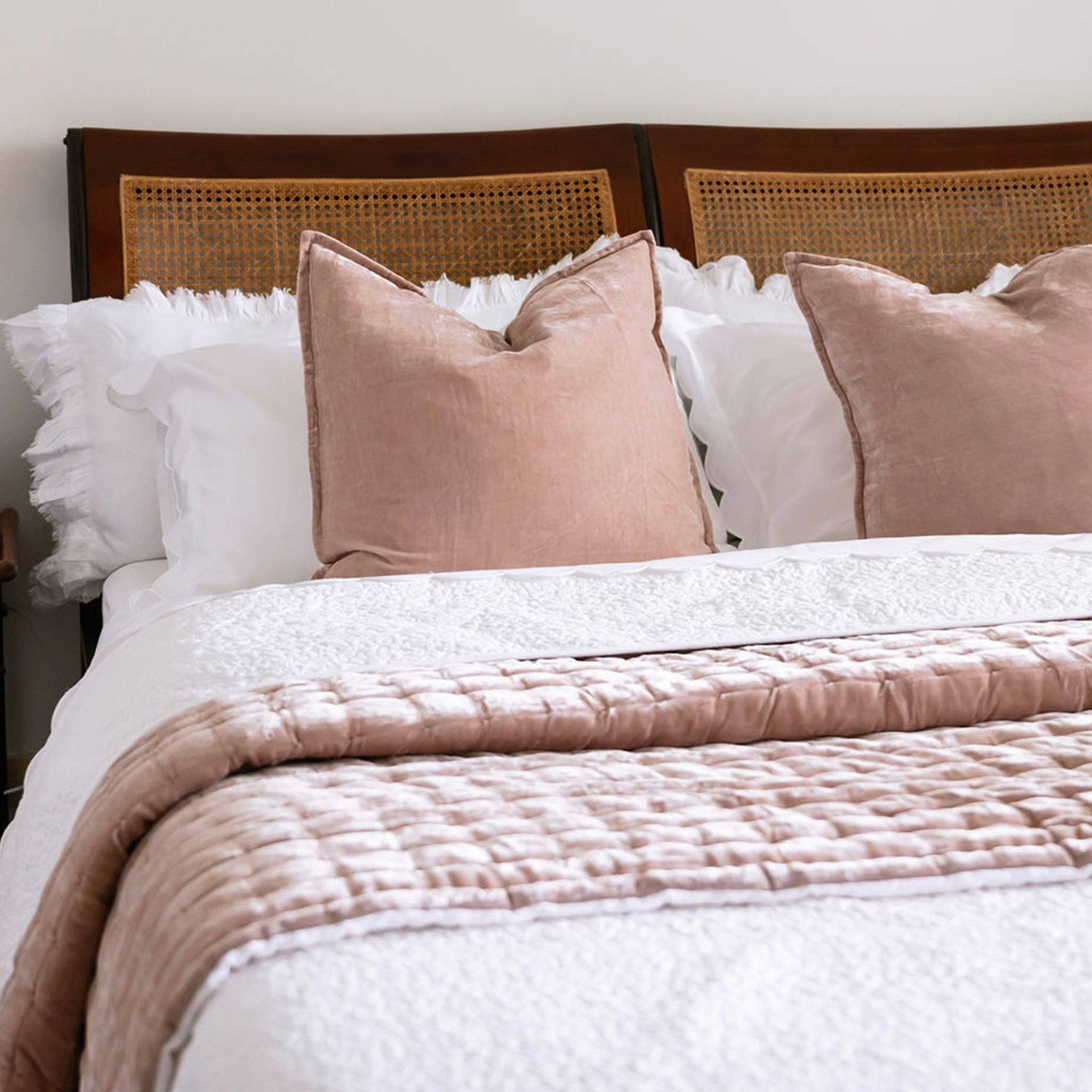 Ruche Ruffled White Linen King Pillowcases for wholesale on Faire2