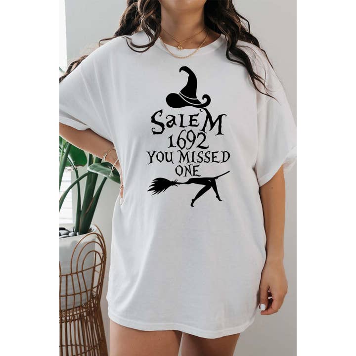 T-shirt con grafica Salem 1692 per la vendita all'ingrosso da parte di Jaylanie