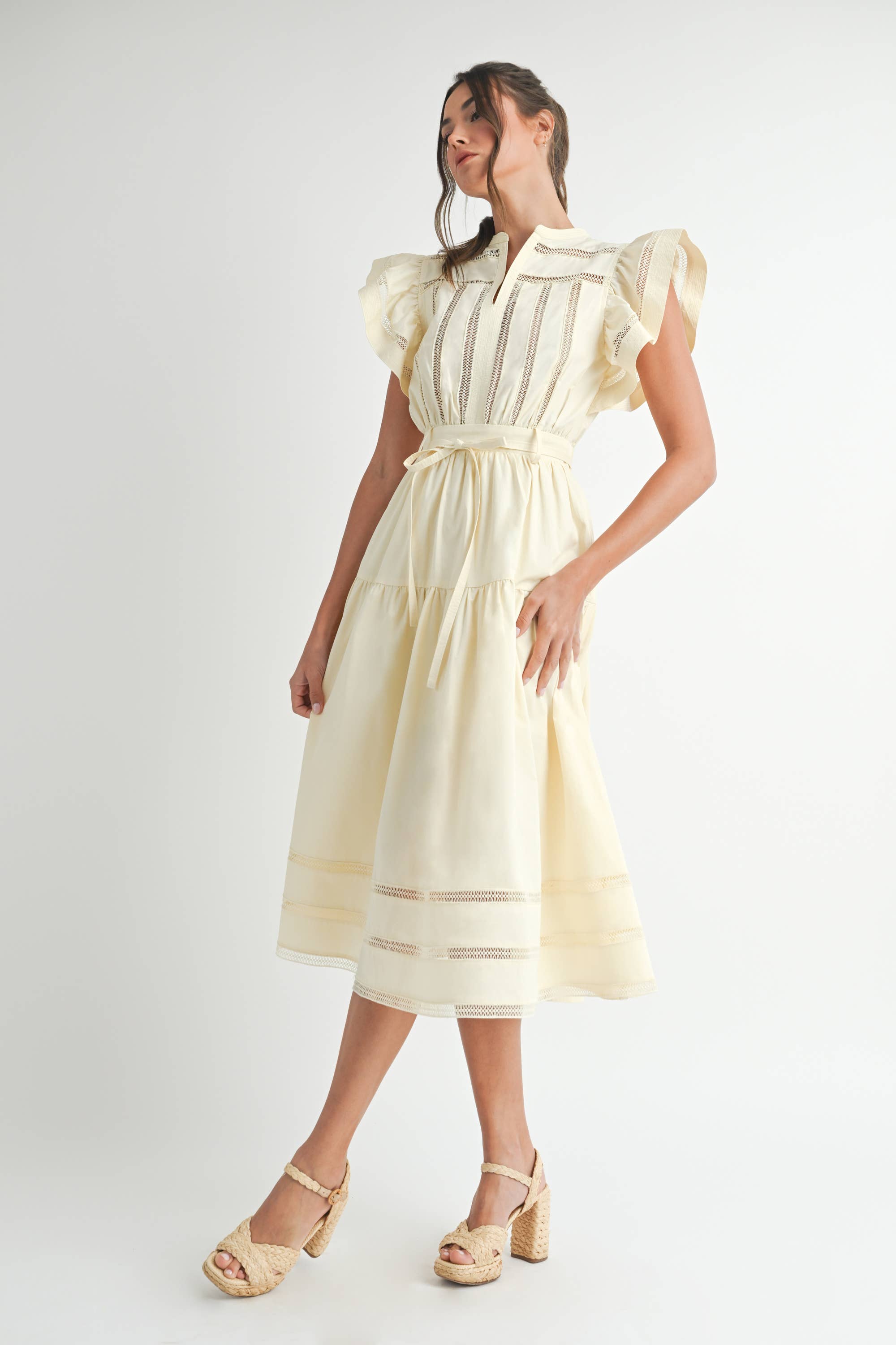 Creme Vestido Midi com Mangas Curtas e Camadas para venda a revendedores na Faire6