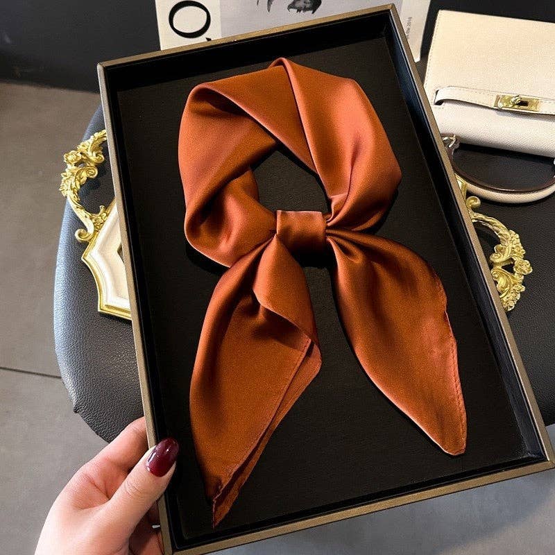 OceanusSwim – Engroshandel Tørklæde - Dame – Ensfarvet silketørklæde i kvadratisk form2