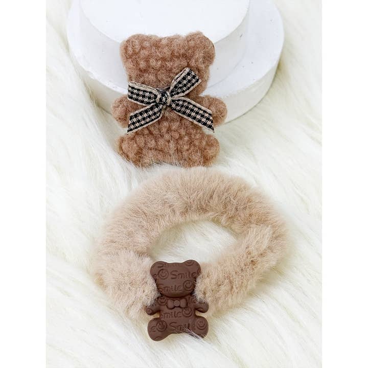 Nallebjörn Snap Pin och Scrunchie Set för wholesale av Love and Repeat