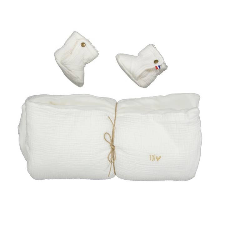 Chantilly Soft Blanket for wholesale by CHOUCHOUETTE