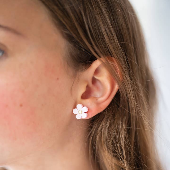 Wondermint Goods - Wholesale Stud/Post Earrings - Daisy Stud Earrings0