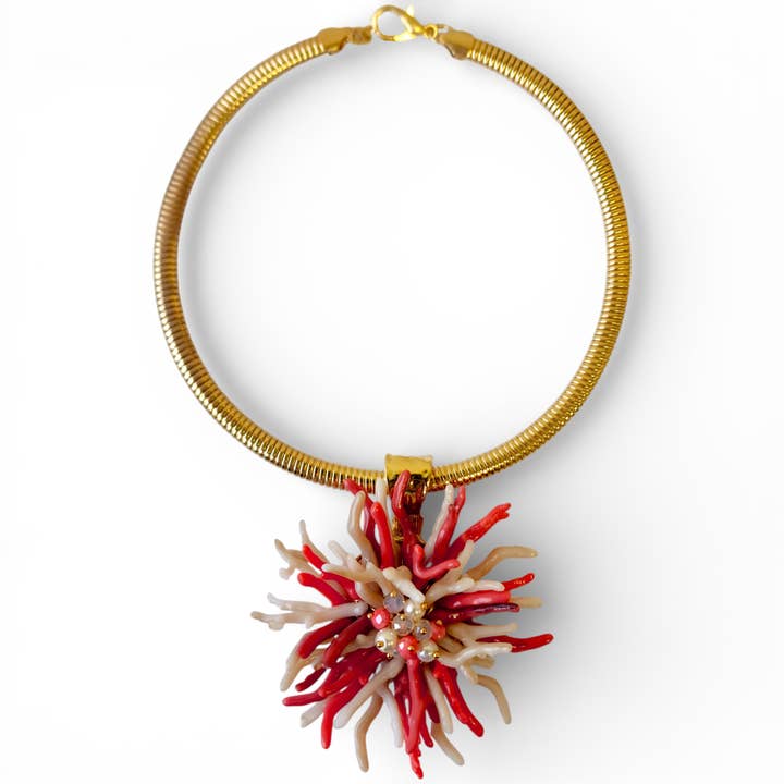 Korallenblumen-Halskette | Handgefertigter Statement-Schmuck für den Großhandel von Bijoux Envie Statement Jewelry