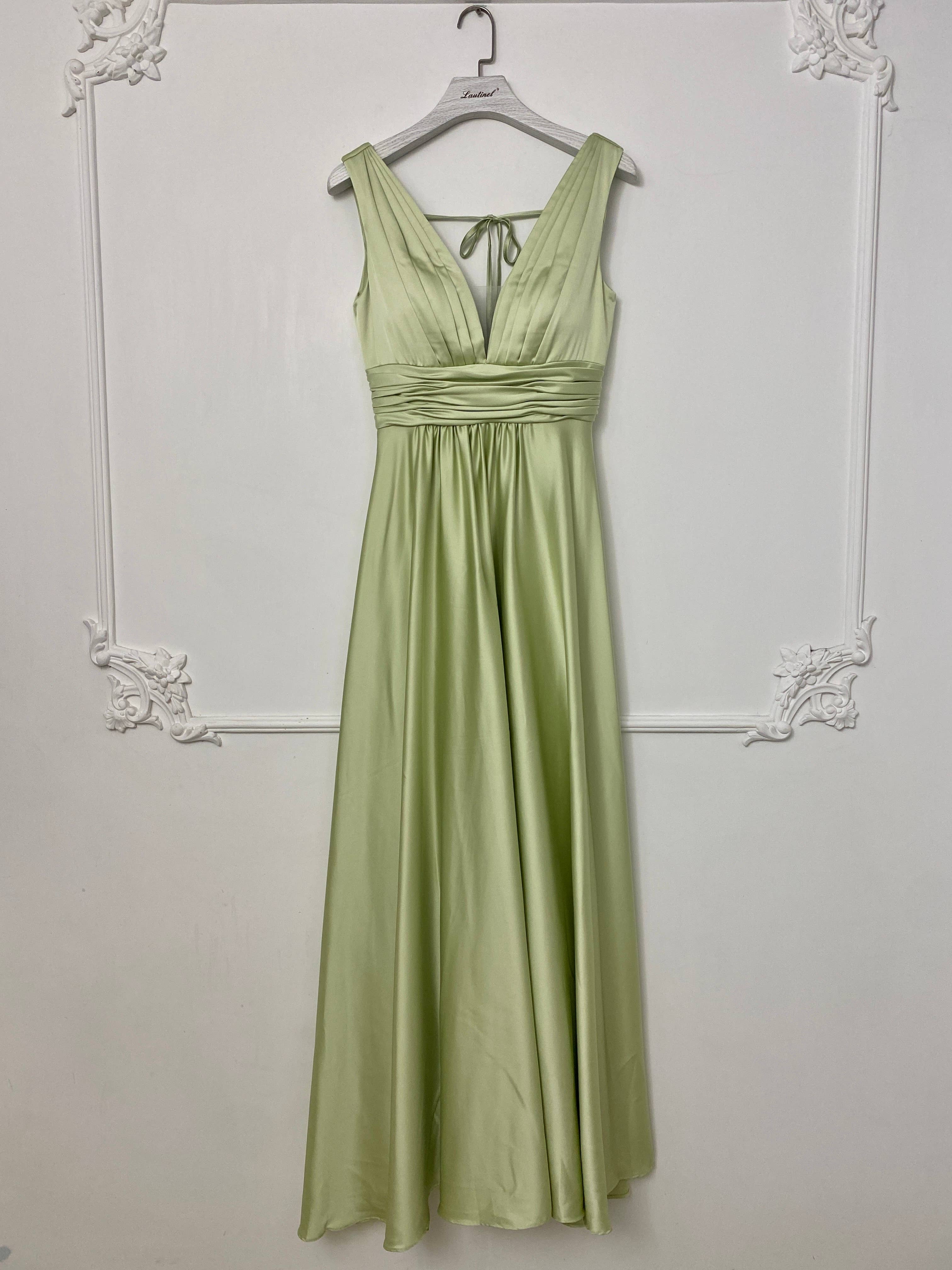 Lautinel – Engroshandel Aftenkjole - Dame – Plus size aftenkjole i satin med V-udskæring R1874G11