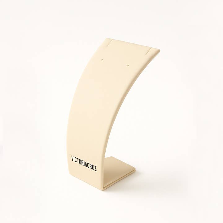 Curved set display for wholesale by Victoria Cruz