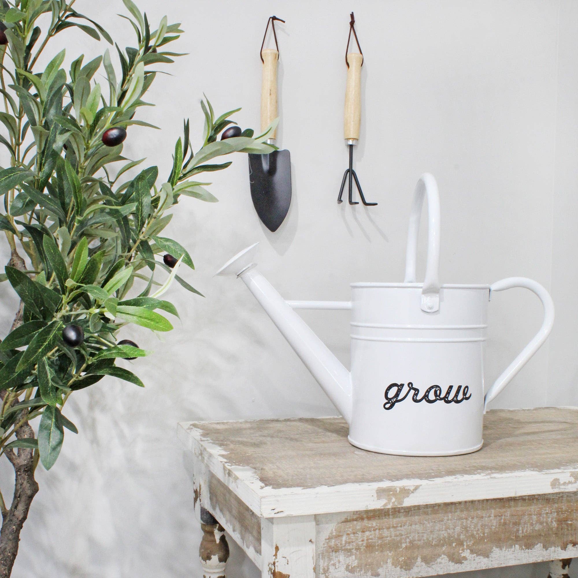 Kurated Korner – wholesale Watering can – AuldHome Design Enamelware Watering Can10