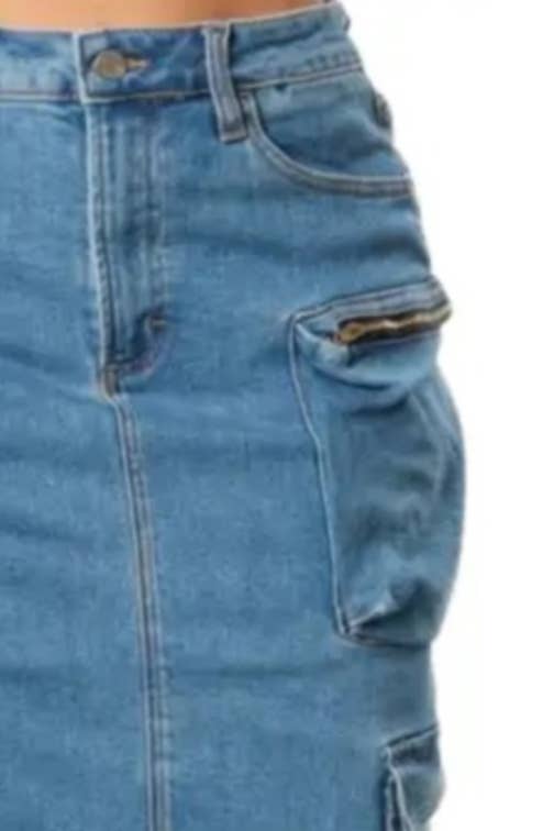DENIM MEDIO Falda midi de mezclilla cargo con bolsillos de tiro alto y abertura trasera 58972M de venta al por mayor en Faire2