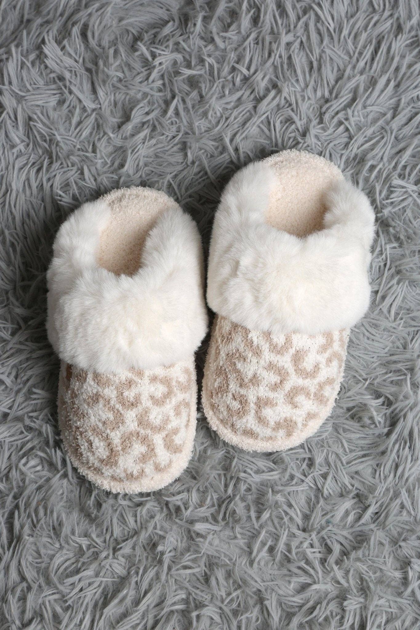 MiMi Wholesale - Wholesale Slippers - Women's - JCL6125 Super Lux Leopard Faux Fur Cuff Slippers2