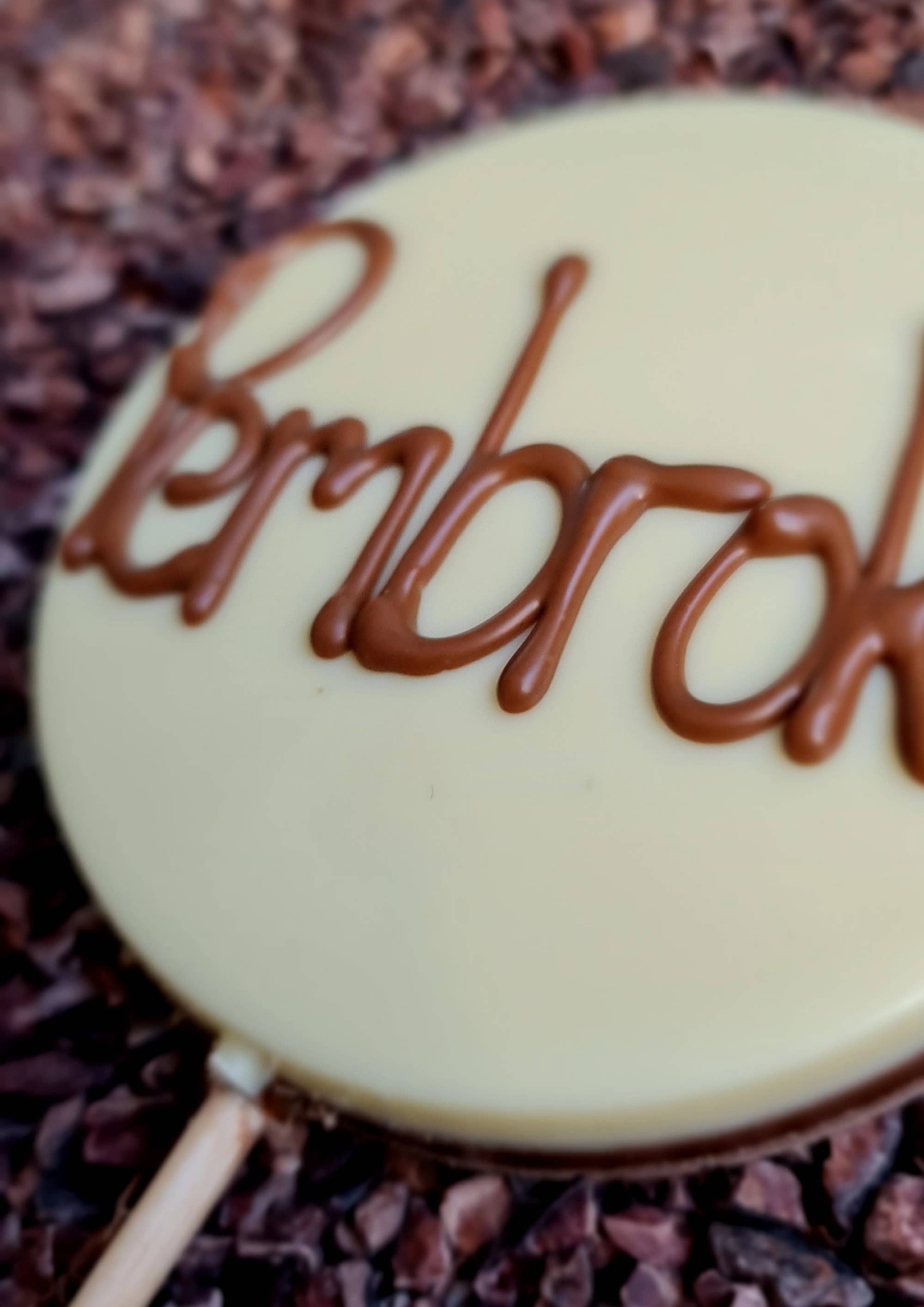 Cwtsh Chocolate - Wholesale Lollipop - Personalised chocolate lollipop2