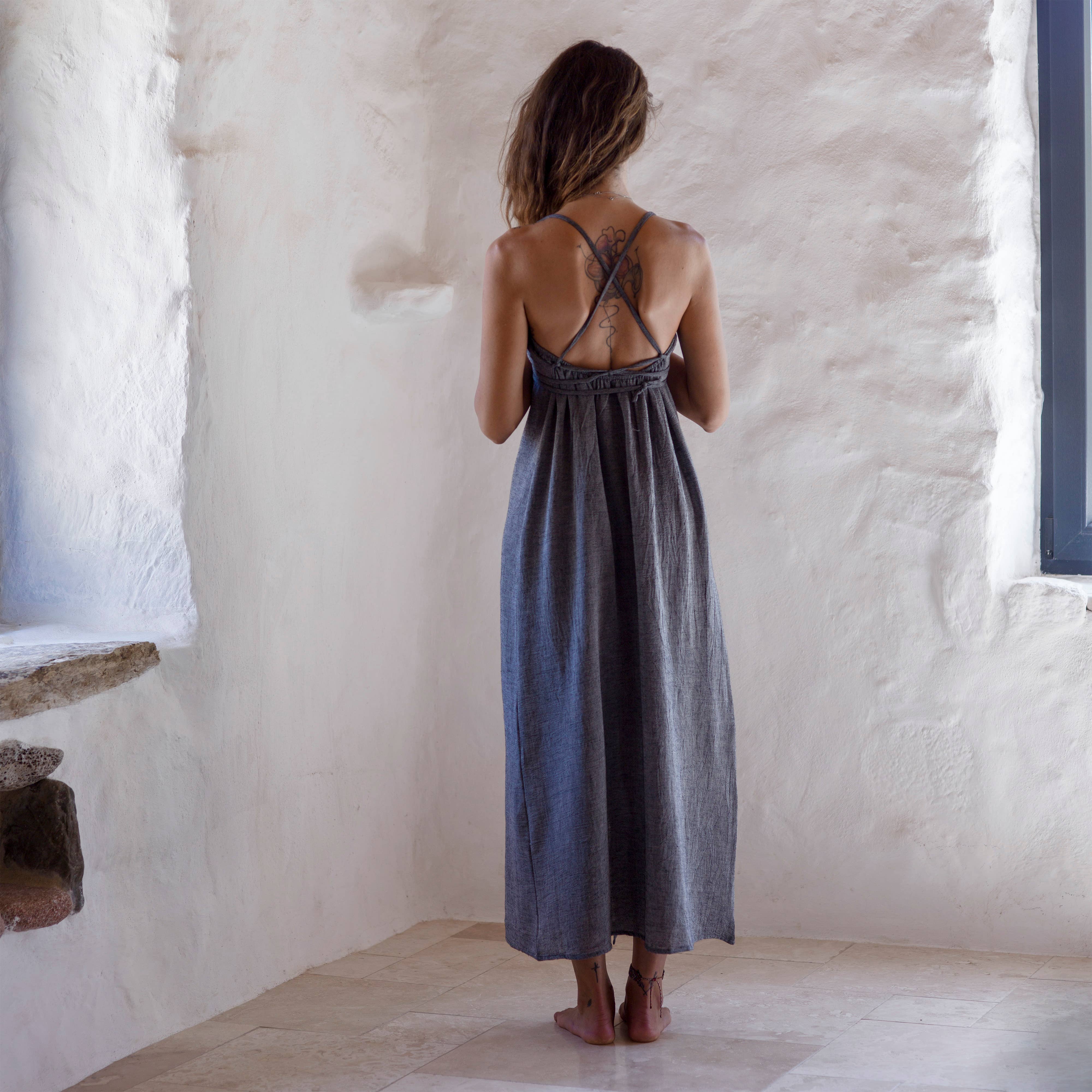 loom.ist – Großhandel Kleid – Damen – Sile Maxi-Kleid mit Schnürung30