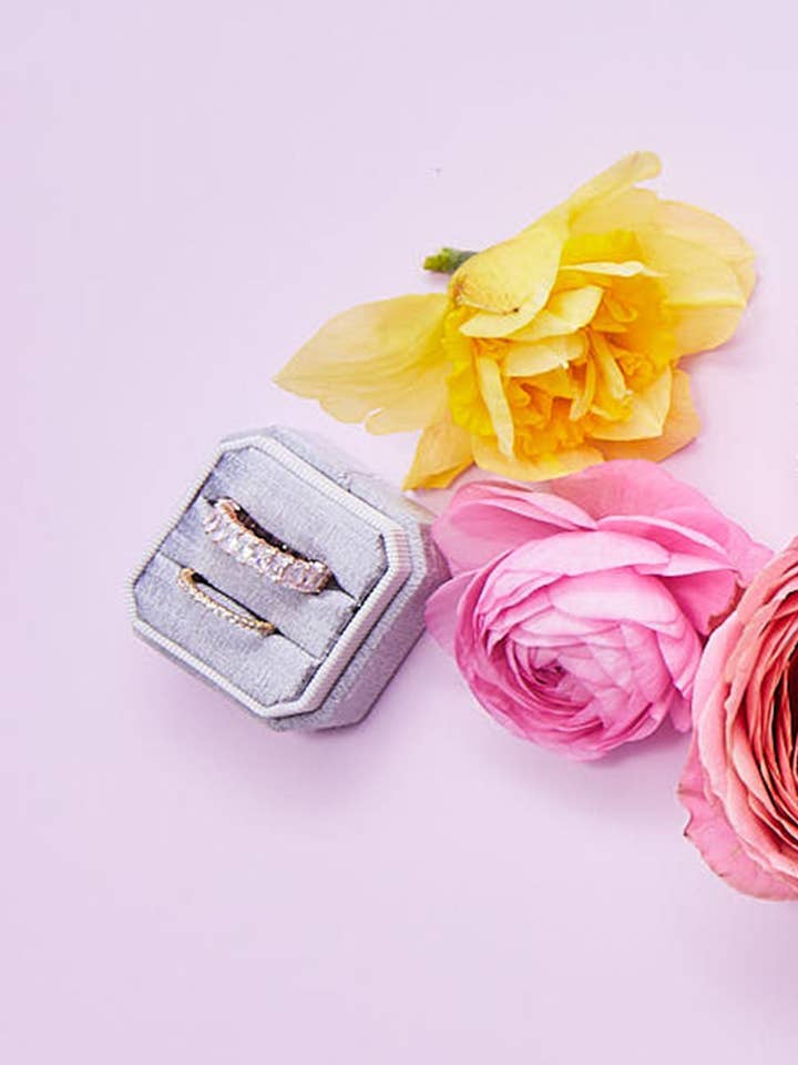 Le double de Joaquin Noble pour la vente par The Mrs. Box