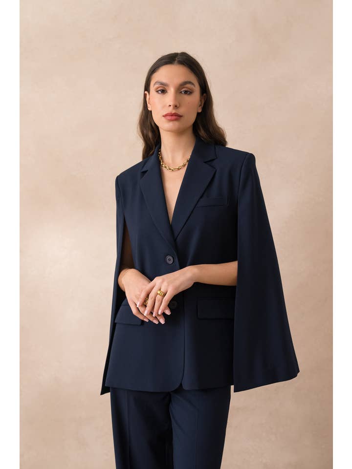 Attentif Paris – Blusão - Mulher por atacado – Casaco capa oversized com corte estruturado8
