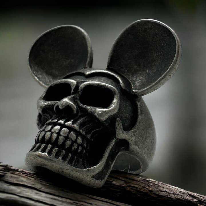NOUVELLE bague crâne 'Memento Mickey' (#110) pour la vente par SkullJewelry.com