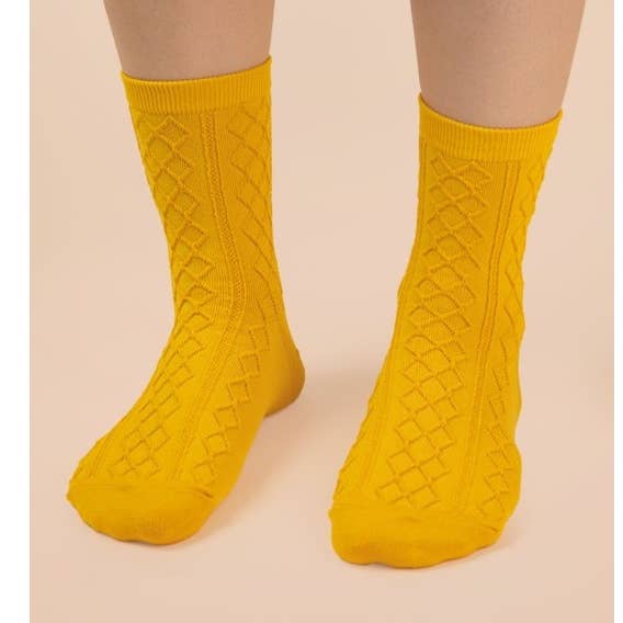 IVE - Wholesale Socks - Women's - Solid Argyle Crew Socks0