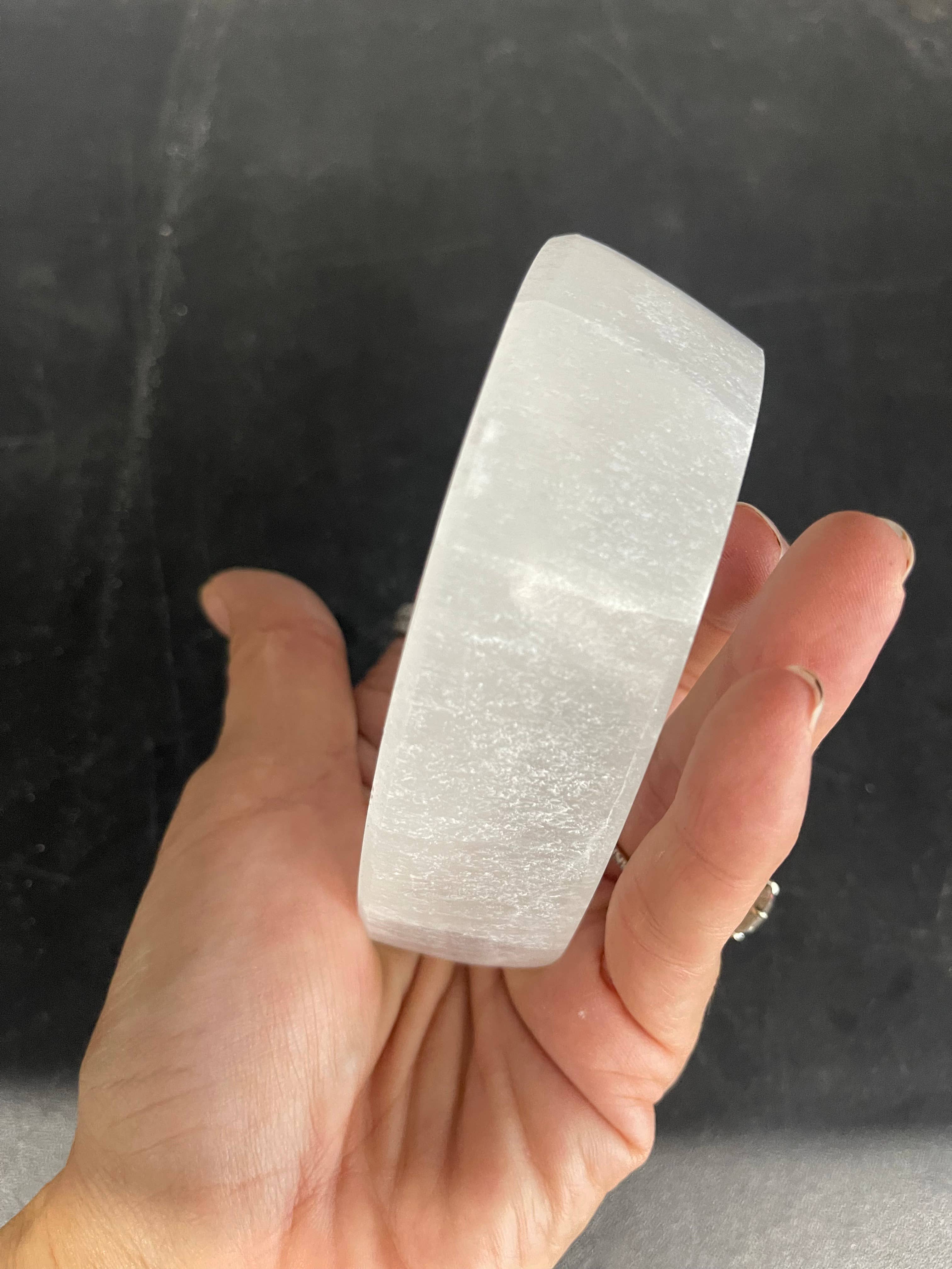 Casablanca Exports – Großhandel Dekorative Platte/Teller/Schüssel – 10 cm Selenit-Blattschale1