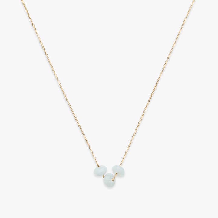 Collier à breloques en dentelle bleue rempli d'or pour la vente par Koi Atelier