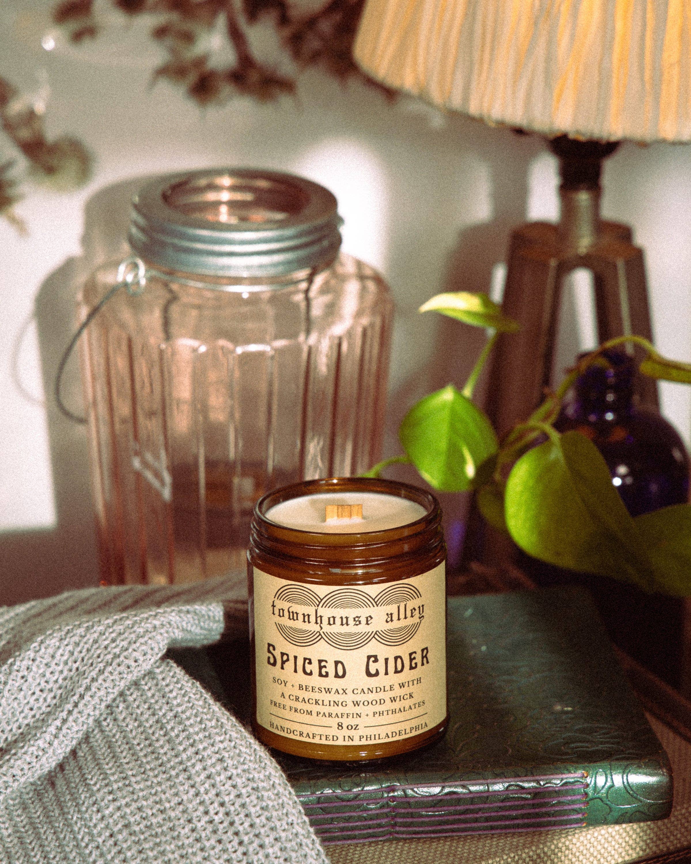 Townhouse Alley - Wholesale Jar/Filled Candle - Spiced Cider Soy & Beeswax Candle With Crackling Wood Wick0