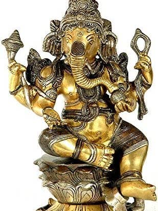 Kamalasana Shri Ganesha de 11 pulgadas en latón | Hecho a mano | Hecho en la India para venta al por mayor de Exotic India Art