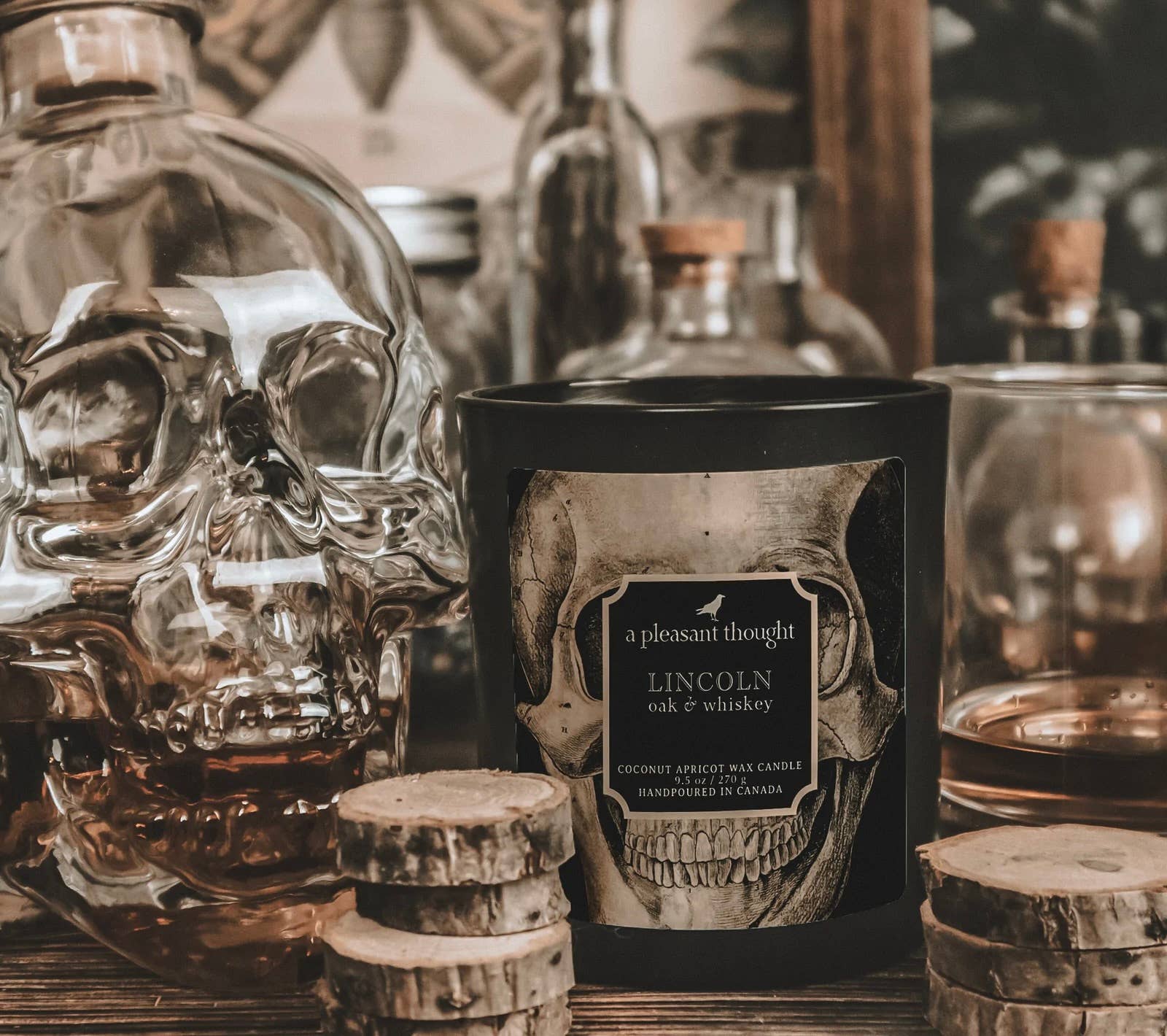 A Pleasant Thought - Vente Bougie en bocal - LINCOLN | CHÊNE & WHISKY | BOUGIE RAVEN2
