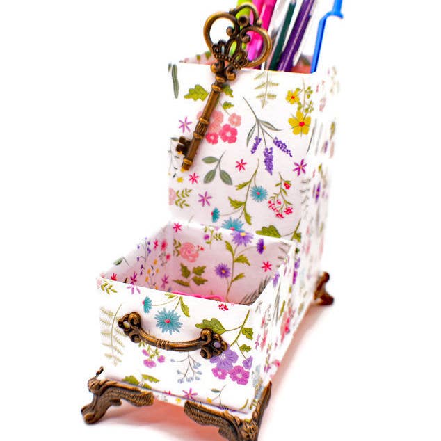Chic Brico - Wholesale Desk Organizer - Spring Flowers Bouquet Desktop Organizer for Pens and Clips w/Antique Key Accent