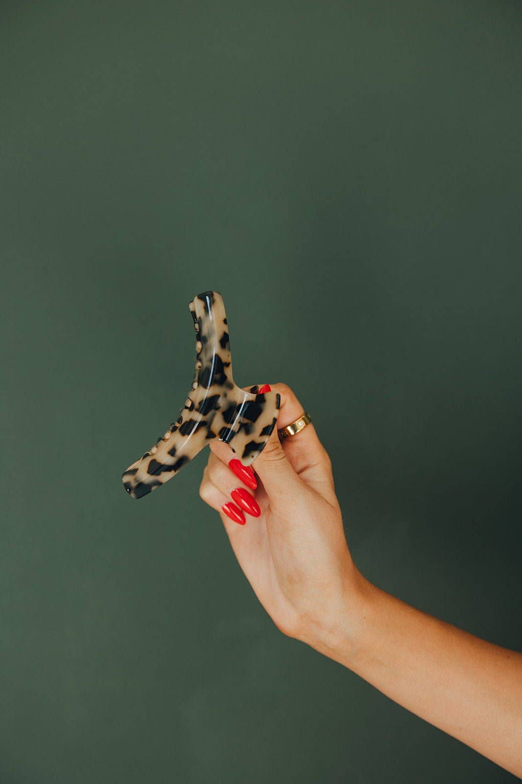 Shop Andi - Wholesale Hair Clip - Women's - Skinny Tan Tortoise Claw Clip1