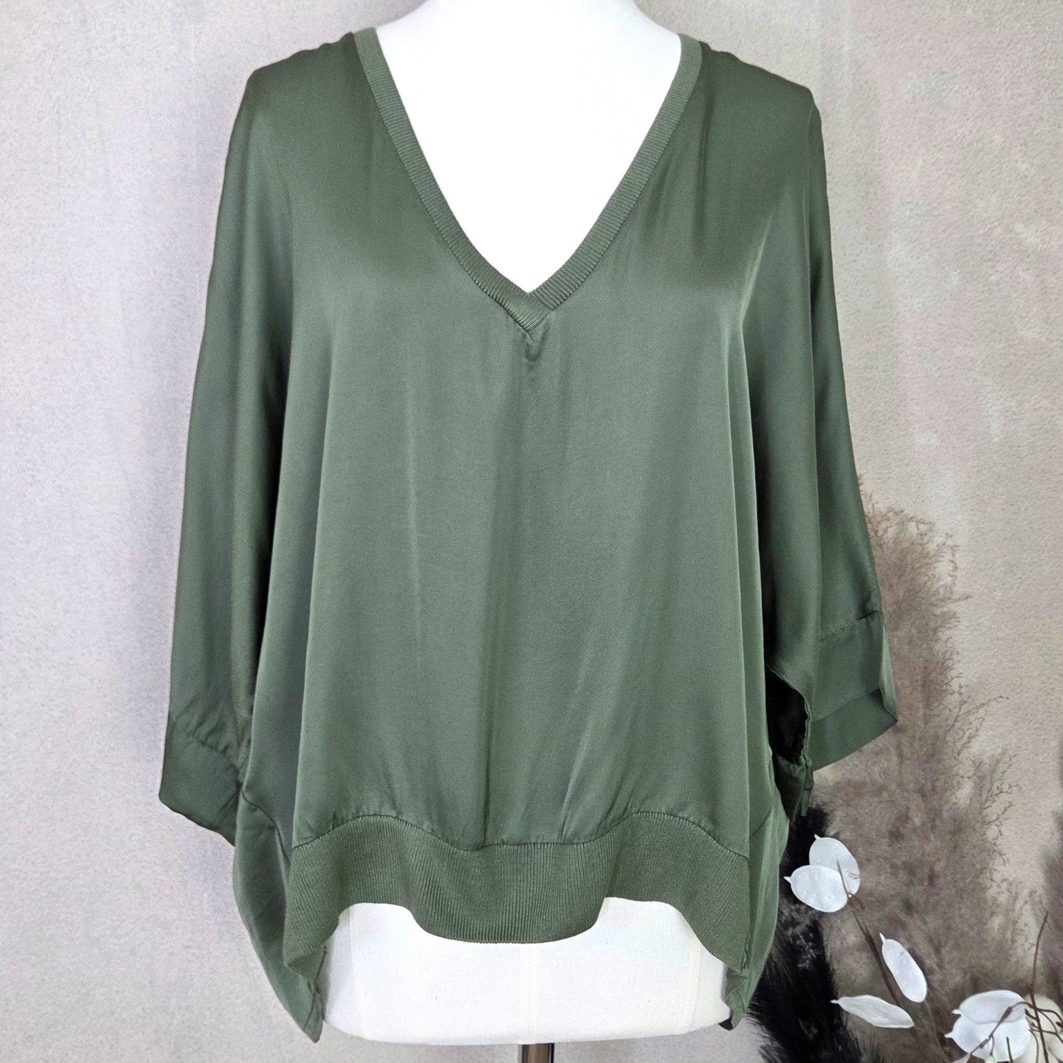 Tempest Designs - Vente Chemisier – femme - Haut en viscose effet satin à col en V hi-lo avec ourlet côtelé (M)4