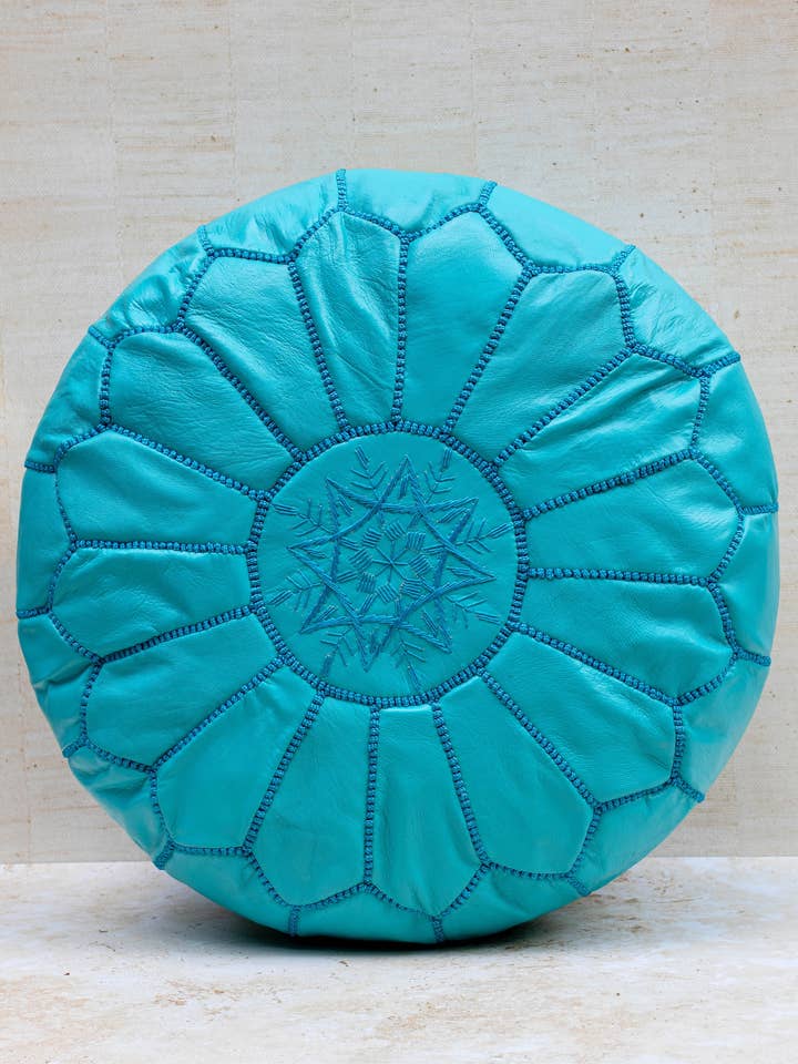 Pouf in Pelle Marocchina – Turchese per la vendita all'ingrosso da parte di Maison Berber
