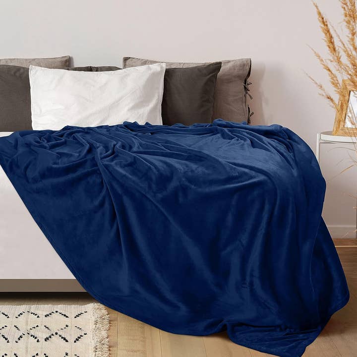 Happy PoP - Wholesale Bedding Blanket - Lightweight Soft Plush Luxury Blankets 1