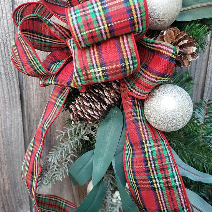 An Array of Wreaths, LLC - Wholesale Wreath - Mixed Greenery Wreath1