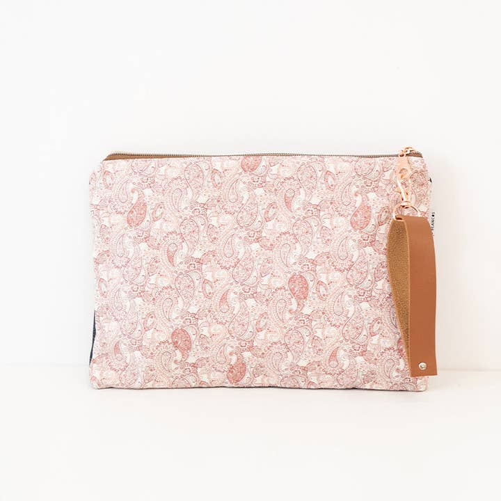 UNIVERSE FLOWERS TOILETRY BAG for wholesale by LICHIS BLANCOS