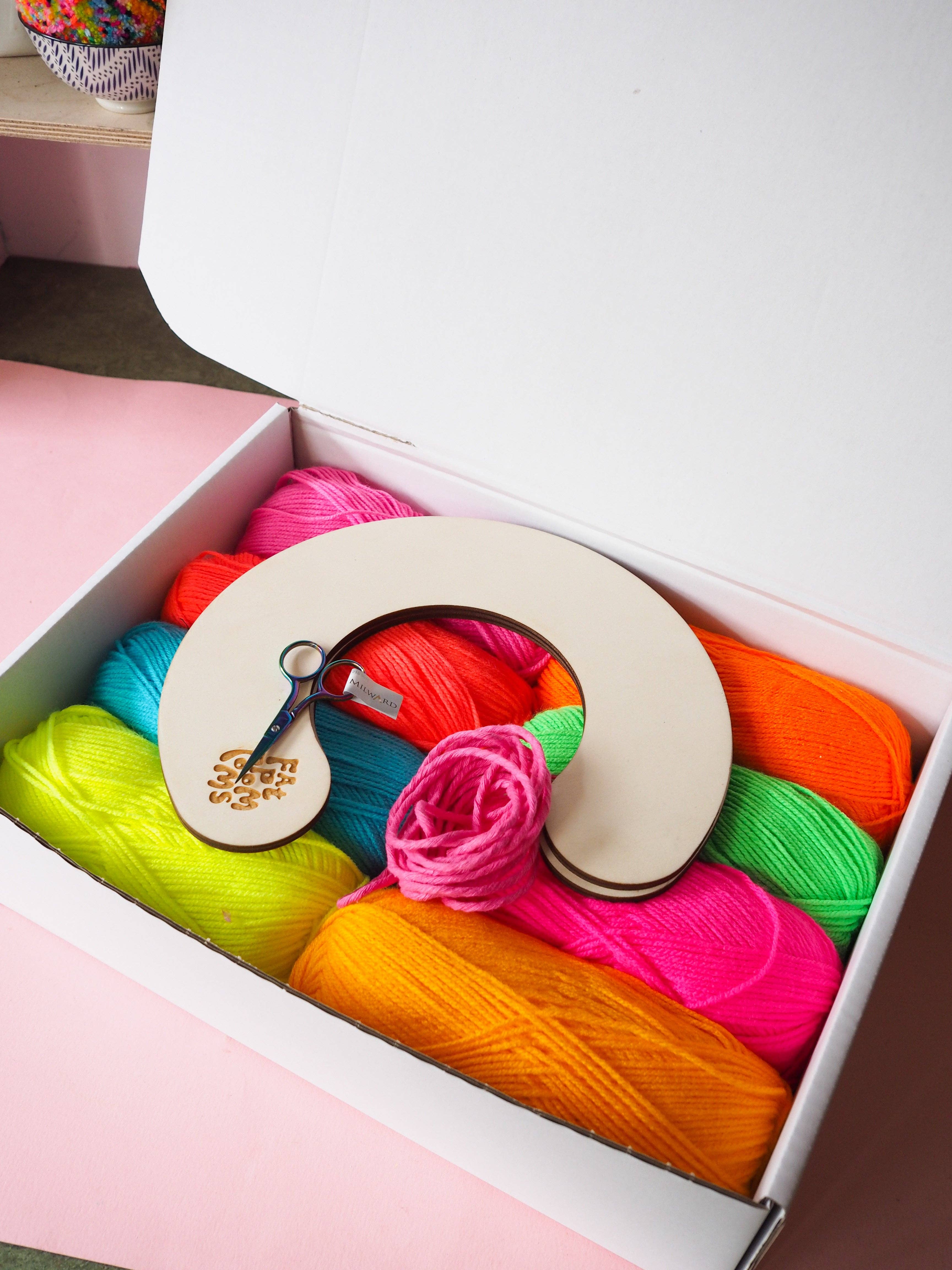 Fat Pom Poms – wholesale DIY craft kit – Bright Giant Pom Pom Kit6